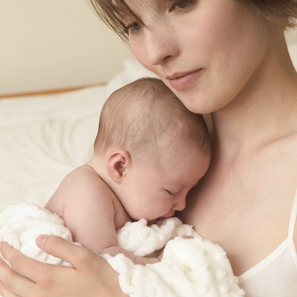 7 Causes of Postpartum Hair Loss